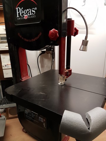 Scie à ruban à chantourner